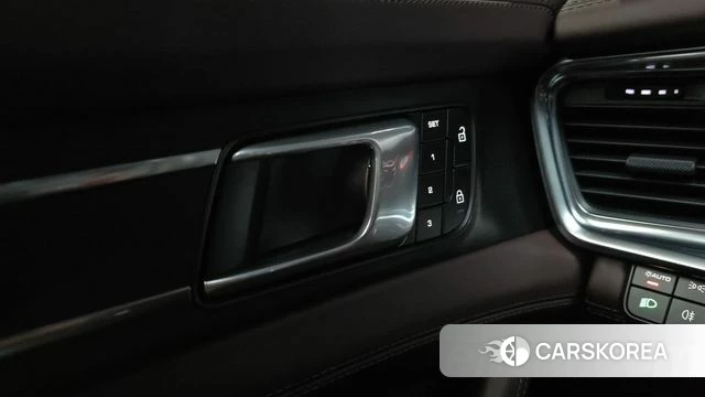Porsche Panamera (971) id 5012512 из Кореи 20