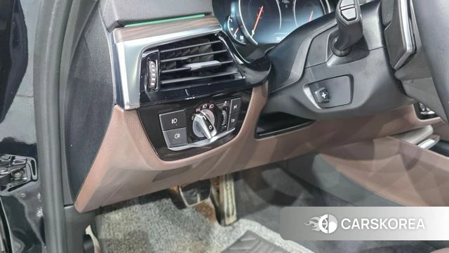 BMW 5 Series (G30) id 5029509 из Кореи 20
