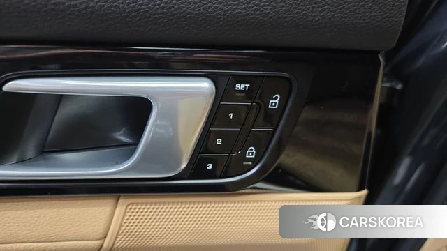 Porsche Panamera (971) id 4746332 из Кореи 20