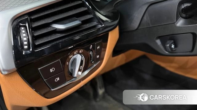 BMW 5 Series (G30) id 4988426 из Кореи 21