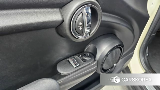 Mini Cooper D id 5023936 из Кореи 21