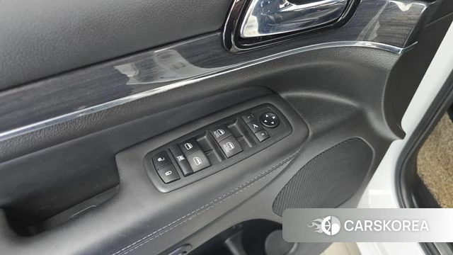 Jeep Grand Cherokee id 4930399 из Кореи 21