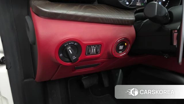 Maserati Quattroporte id 5017282 из Кореи 21
