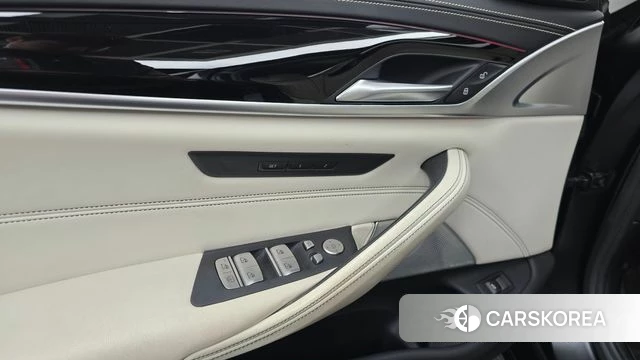 BMW 5 Series (G30) id 4987343 из Кореи 21