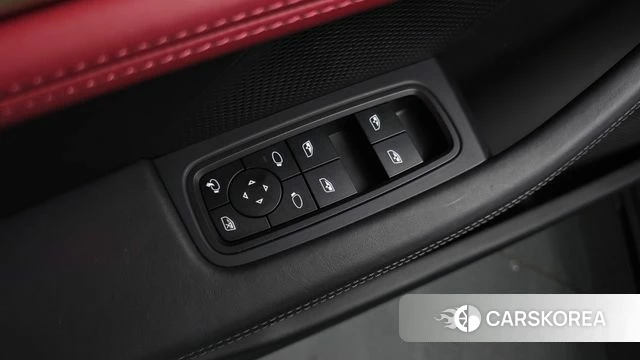 Porsche Taycan id 5021397 из Кореи 21