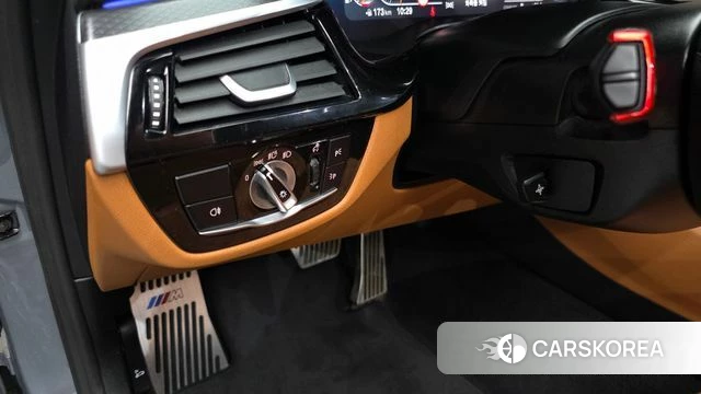 BMW 5 Series (G30) id 4996657 из Кореи 21