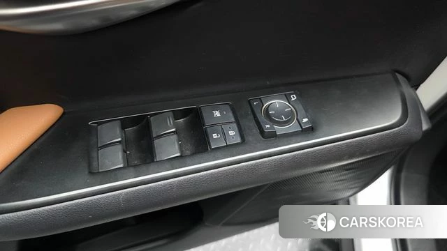 Lexus UX250h id 4918422 из Кореи 21