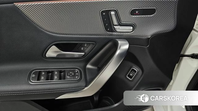 Mercedes-Benz A-Class W177 id 5059850 из Кореи 21