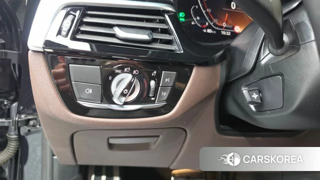 BMW 5 Series (G30) id 5012525 из Кореи 21