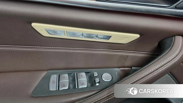 BMW 5 Series (G30) id 4992472 из Кореи 21
