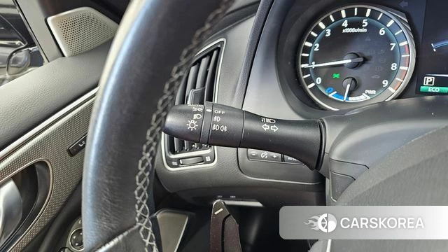 Infiniti Q50 id 4895417 из Кореи 21