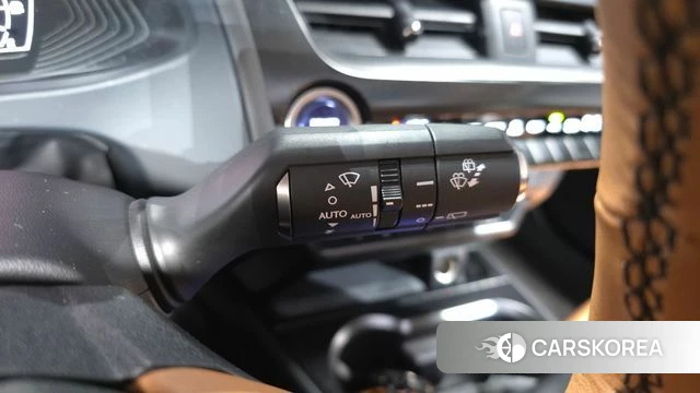 Lexus UX250h id 4952781 из Кореи 21