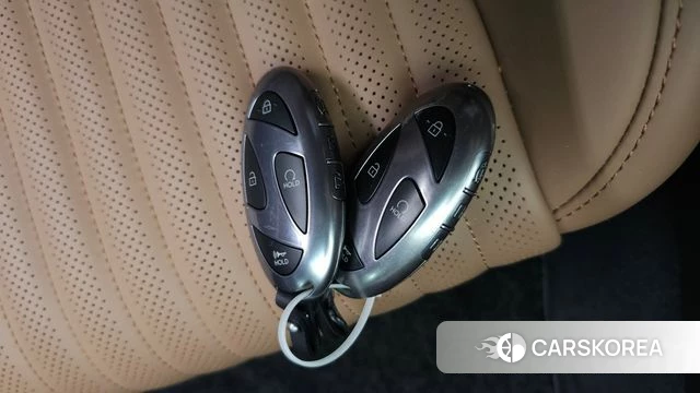 Hyundai Grandeur Hybrid (GN7) id 4834430 из Кореи 21