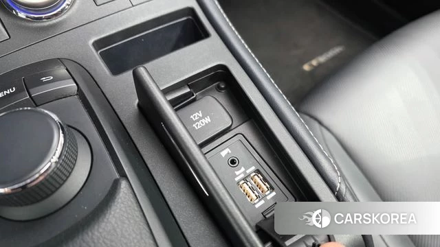 Lexus CT200h id 4944349 из Кореи 22