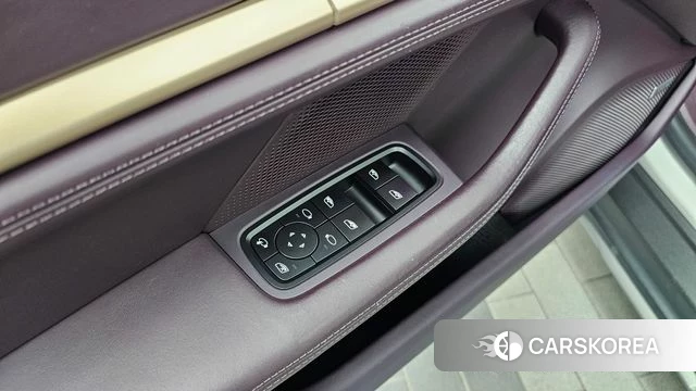 Porsche Taycan id 5040451 из Кореи 22