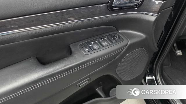 Jeep Grand Cherokee id 4917982 из Кореи 22