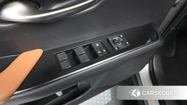 Lexus UX250h id 4952781 из Кореи 22