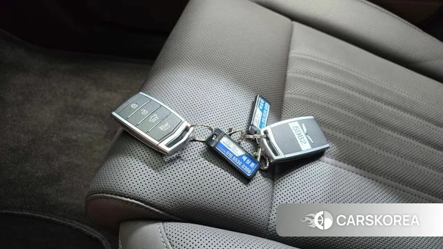 Genesis G90 id 4982585 из Кореи 22