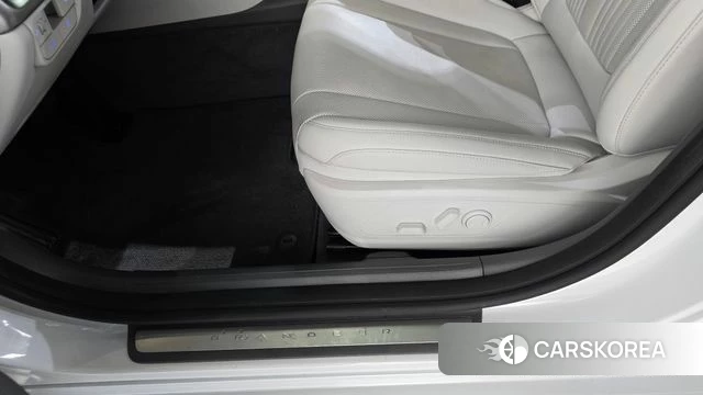 Hyundai Grandeur (GN7) id 5016386 из Кореи 22