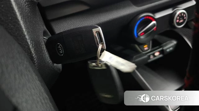 Kia Stonic id 5035105 из Кореи 22