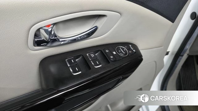 Kia The New Carnival id 5035938 из Кореи 22