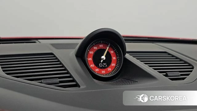 Porsche 911(992) id 4922774 из Кореи 22