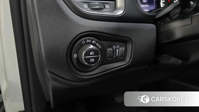 Jeep Renegade id 4992688 из Кореи 22
