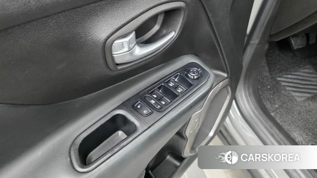 Jeep Renegade id 4907348 из Кореи 22