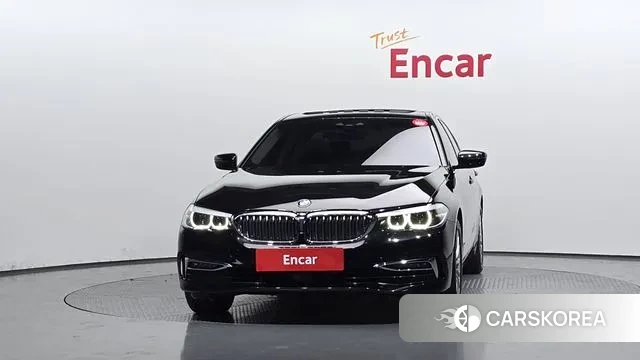 BMW 5 Series (G30) id 3489343 из Кореи 13