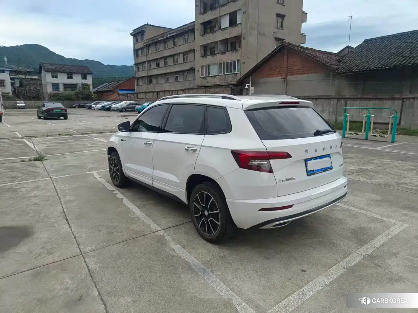 Skoda Karoq 2023 Белый из Китая, фото 4