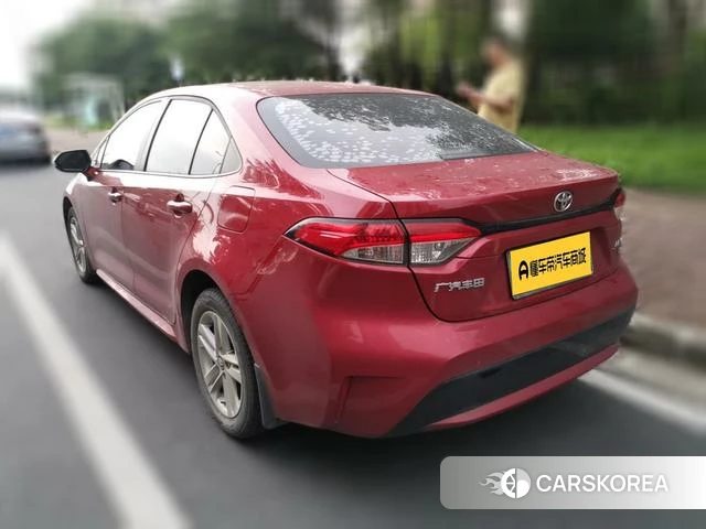 Toyota Levin 2021 Красный из Китая, фото 3