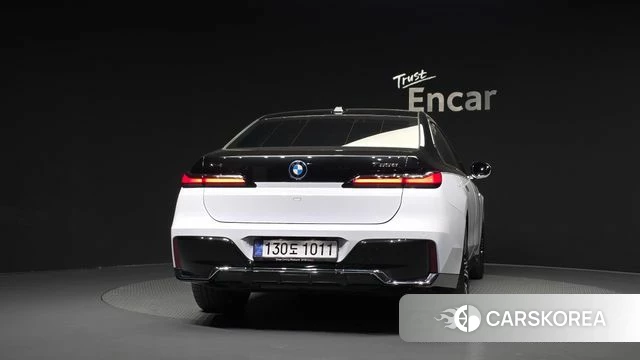 BMW 7 Series (G70) id 5020930 из Кореи 23