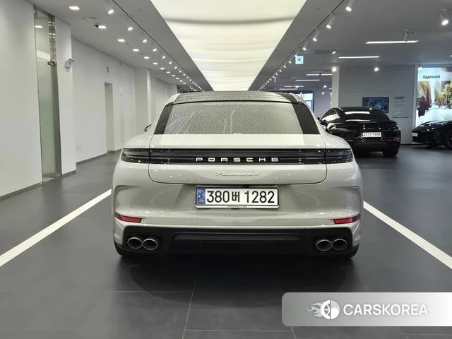 Porsche Panamera (976) 2024 Серебристо-серый из Кореи, фото 3