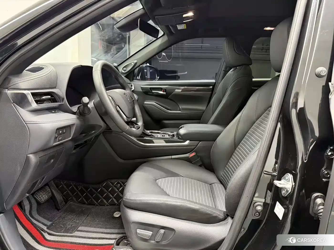 Toyota Crown 2024 Черный из Китая, фото 3