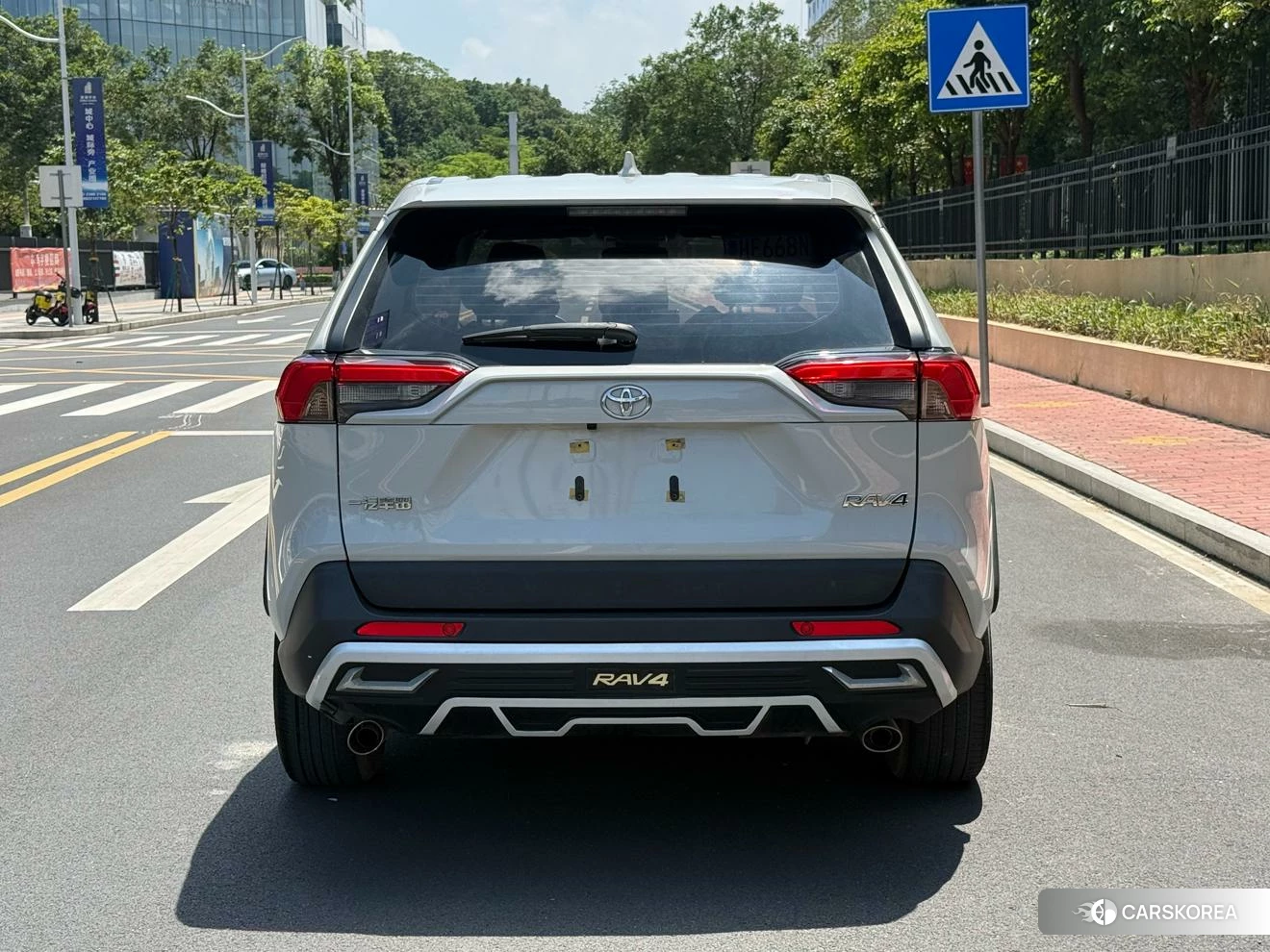 Toyota RAV4 2021 Белый из Китая, фото 3