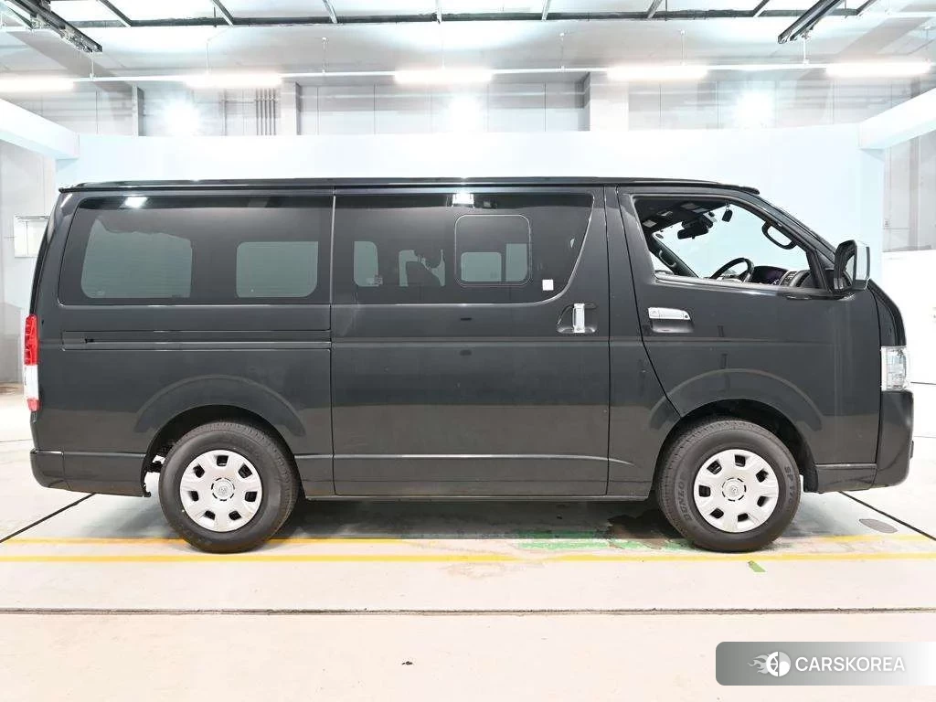 Toyota HiAce Van 2024 из Японии, фото 3