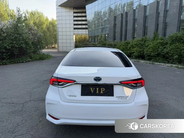 Toyota Corolla 2024 Белый из Китая, фото 4