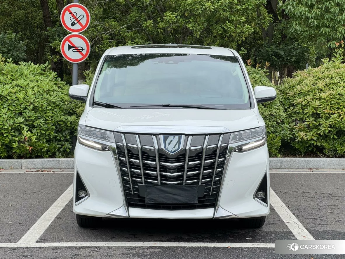 Toyota Alphard 2021 Белый из Китая, фото 3