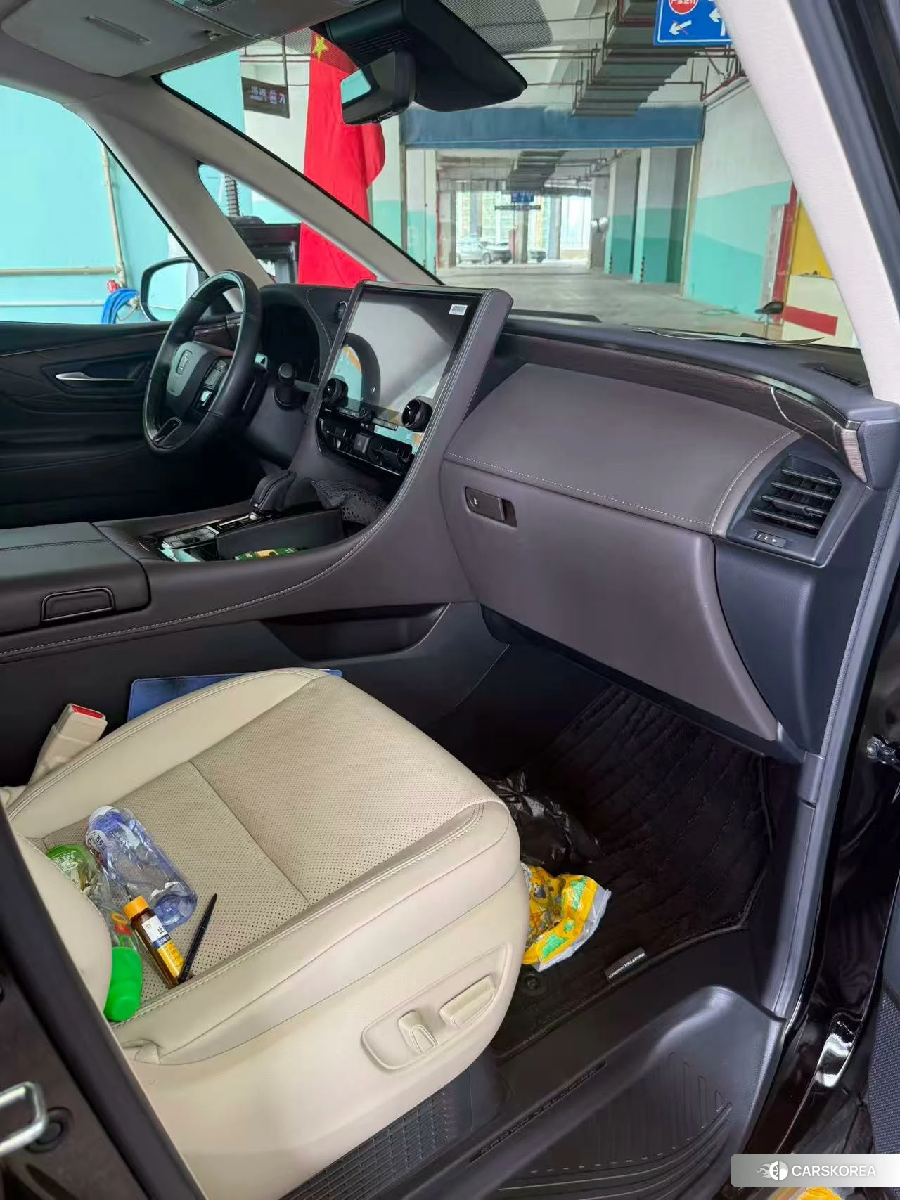Toyota Vellfire 2023 Черный из Китая, фото 5
