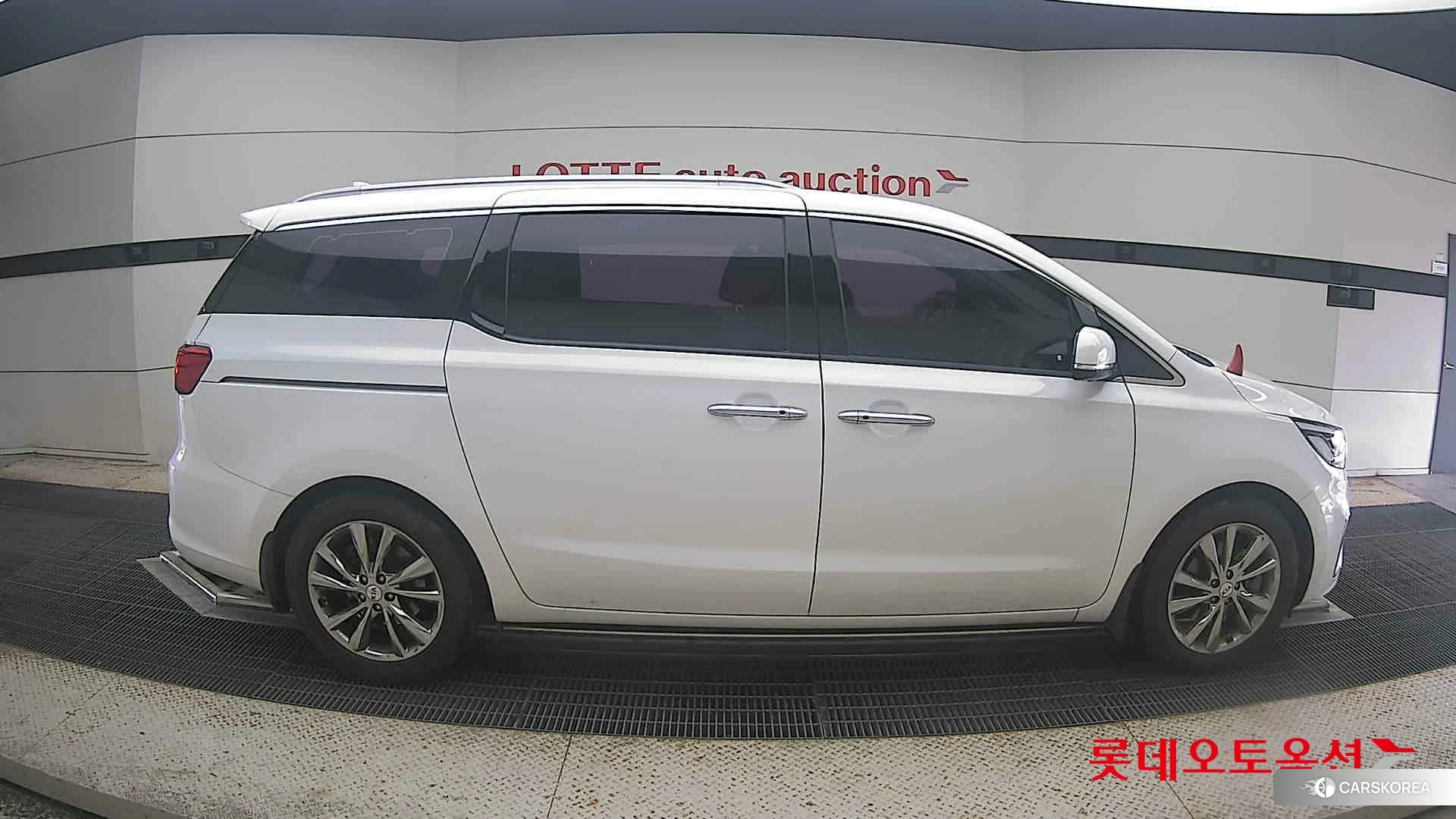 Kia Carnival Limousine id 4984685 из Кореи 23