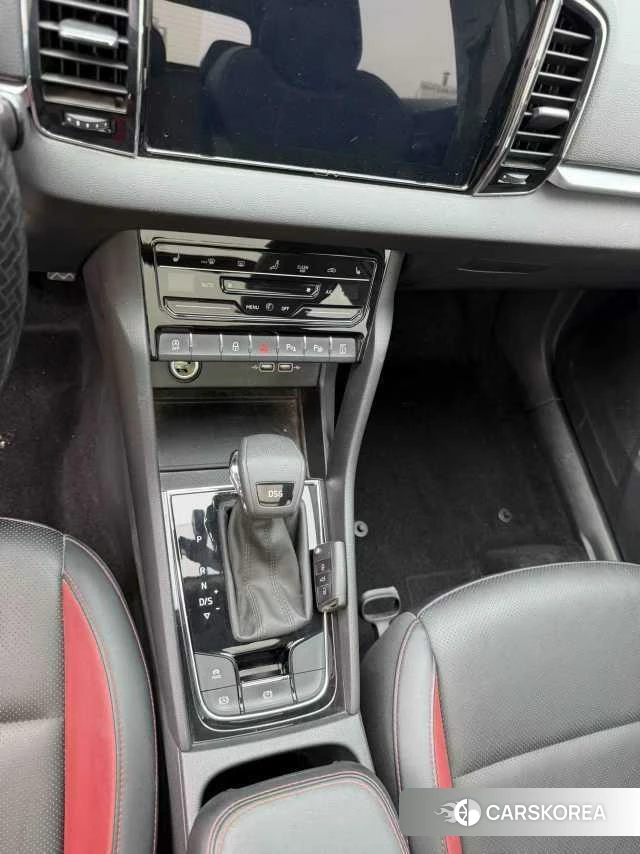 Skoda Karoq 2022 Белый из Китая, фото 3
