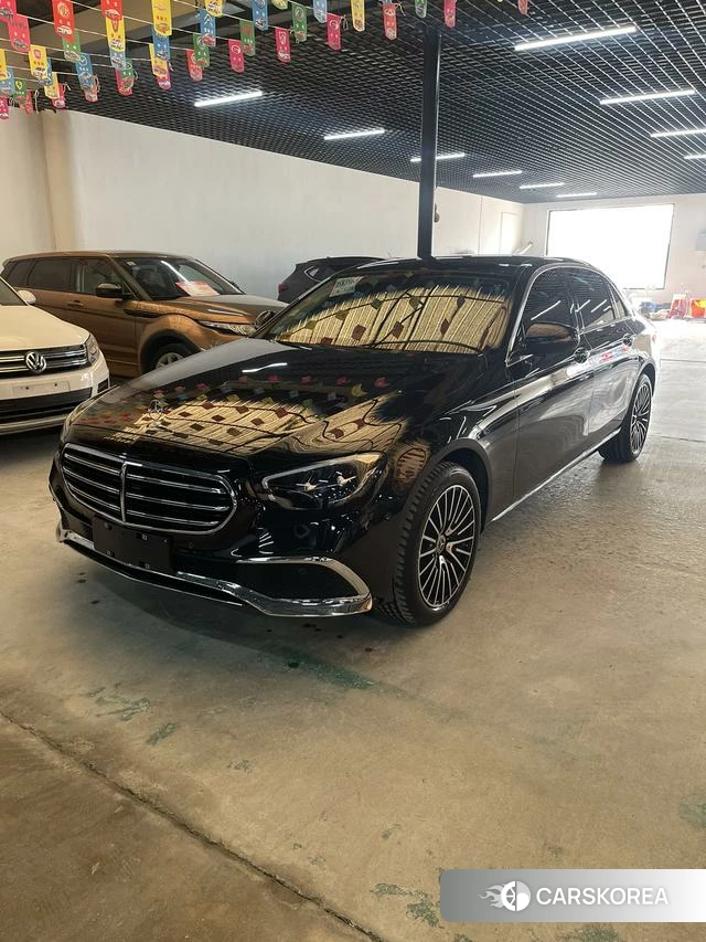 Mercedes-Benz E-Class 2023 Черный из Китая, фото 3