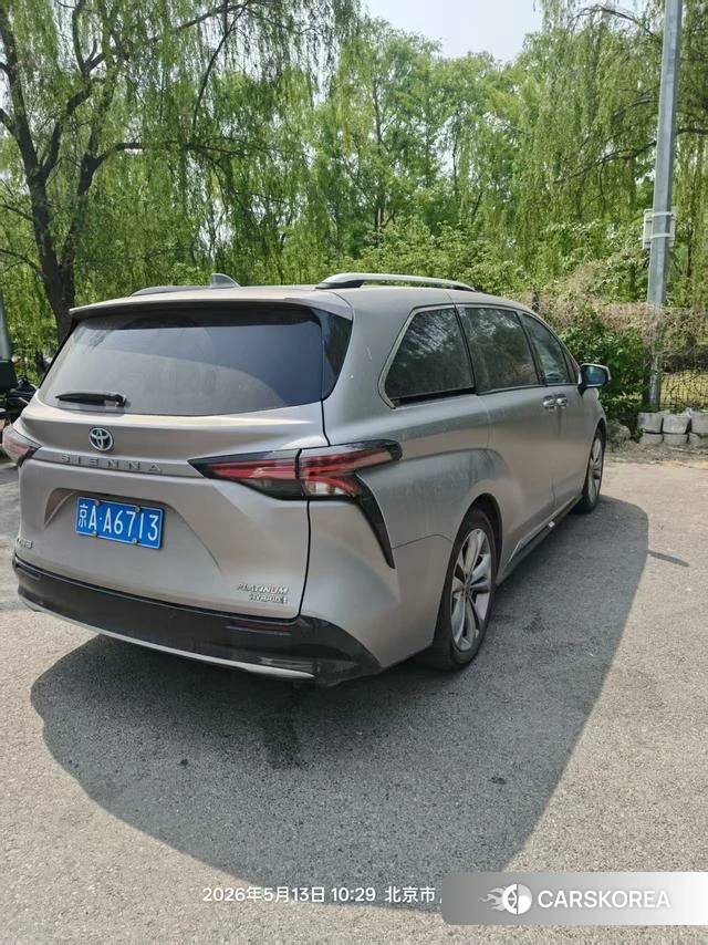 Toyota Sienna 2023 Темно-серый из Китая, фото 3