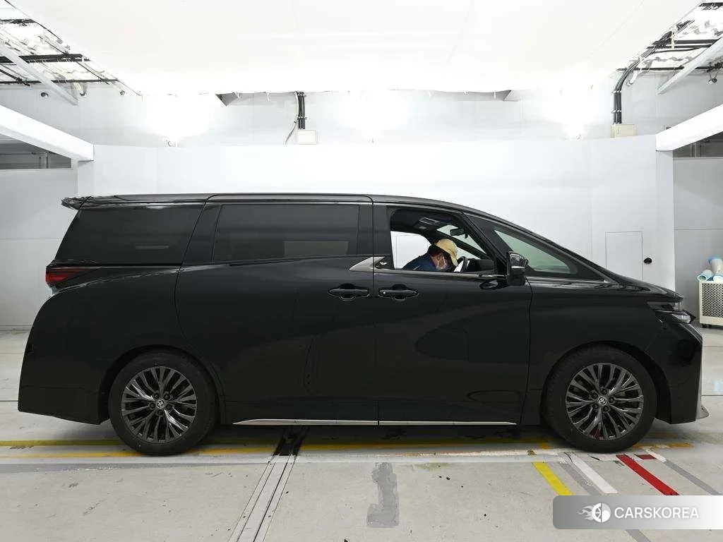 Toyota Vellfire 2024 из Японии, фото 3