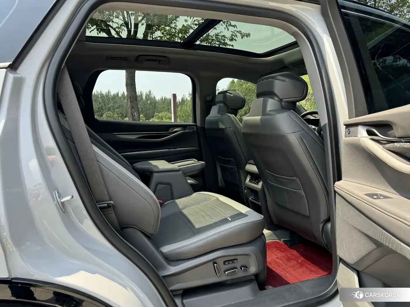 Ford Edge 2023 Silver/gray из Китая, фото 3