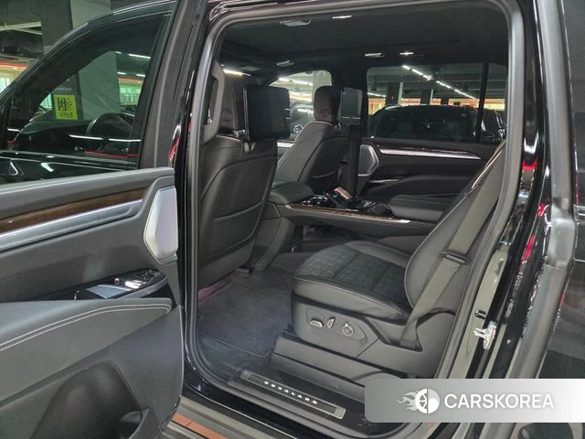 Cadillac Escalade 5th Generation 2025 Черный из Кореи, фото 3