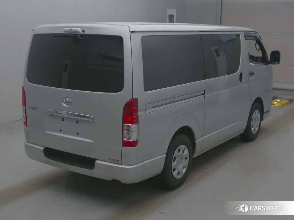 Toyota HiAce Van 2023 из Японии, фото 3