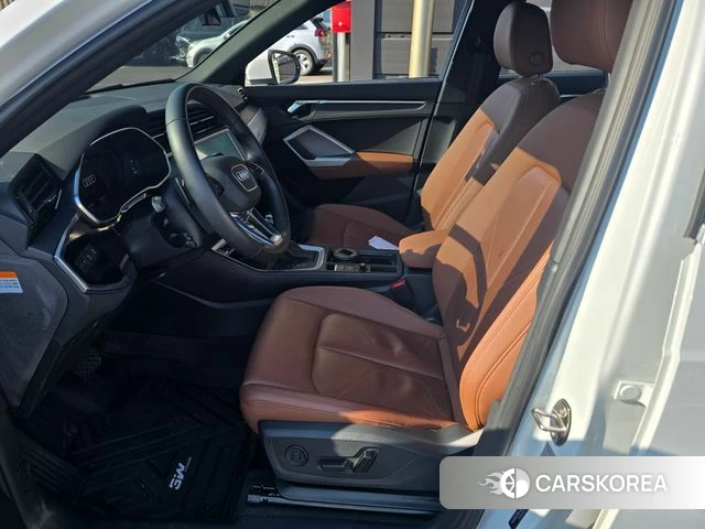 Audi Q3 (F3) 2022 Белый из Кореи, фото 3