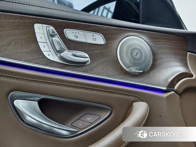 Mercedes-Benz E-Class 2023 Черный из Китая, фото 6