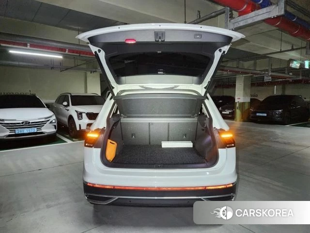 Volkswagen Tiguan second Generation 2022 Белый из Кореи, фото 3
